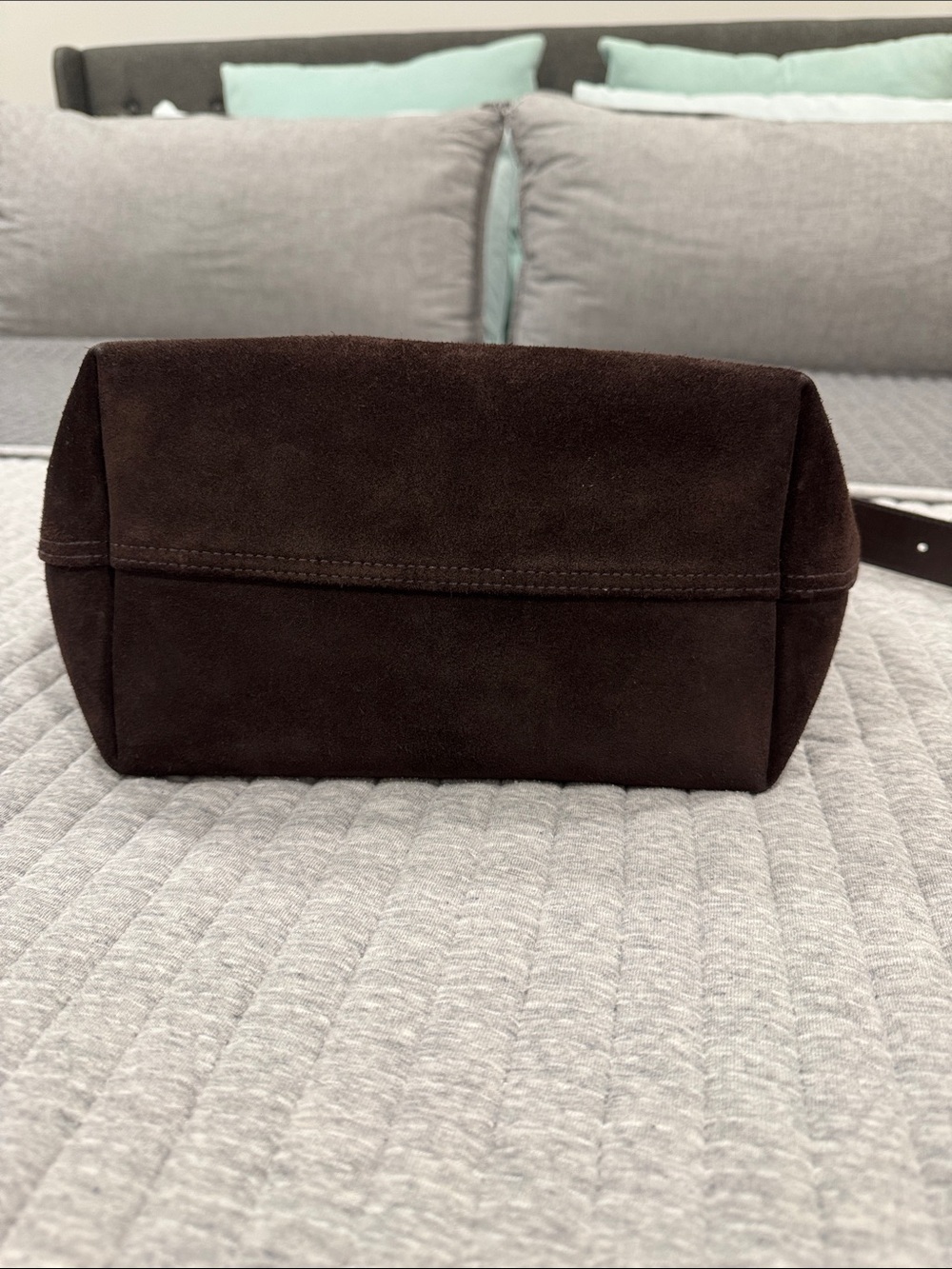 Madewell The Essential Bucket Tote in Dark Carob genuine suede leather - Picture 9 of 12